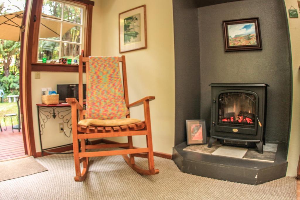 Ferny Hollow: Romantic Rainforest Cottage Volcano Extérieur photo