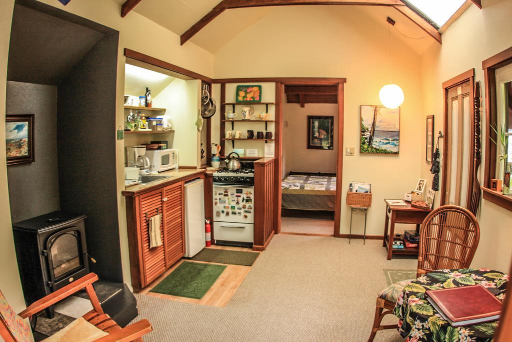 Ferny Hollow: Romantic Rainforest Cottage Volcano Extérieur photo
